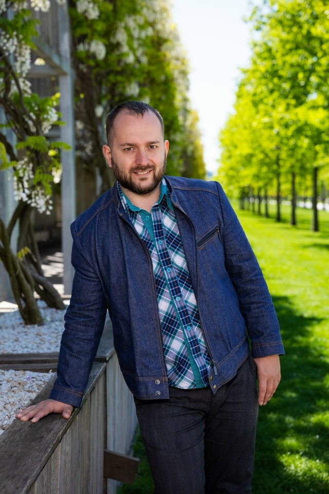 Антон Лихачев